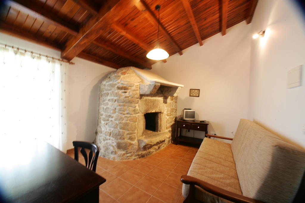 Casa Da Botica A Estrada Vandrerhjem Os Casares Rom bilde
